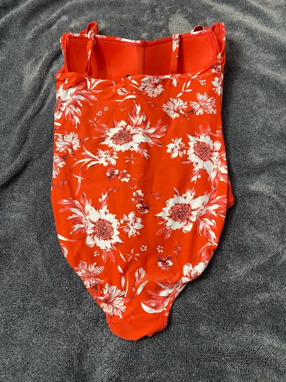 Niptuck Swim: The Ultimate Tummy-Control Floral One-Piece Resort / Summer Time - Picture 5 of 8